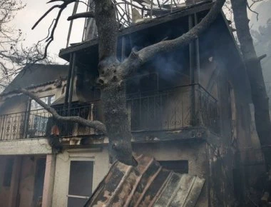 Ούτε σε πόλεμο: 2.500 κατοικίες καταστράφηκαν ολοσχερώς στην περιοχή της Ραφήνας!